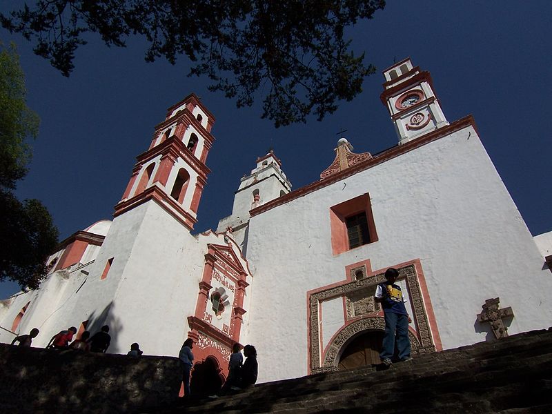 800px-San_Francisco_Convent_in_Tepeapulco,_Hidalgo,_Mexico